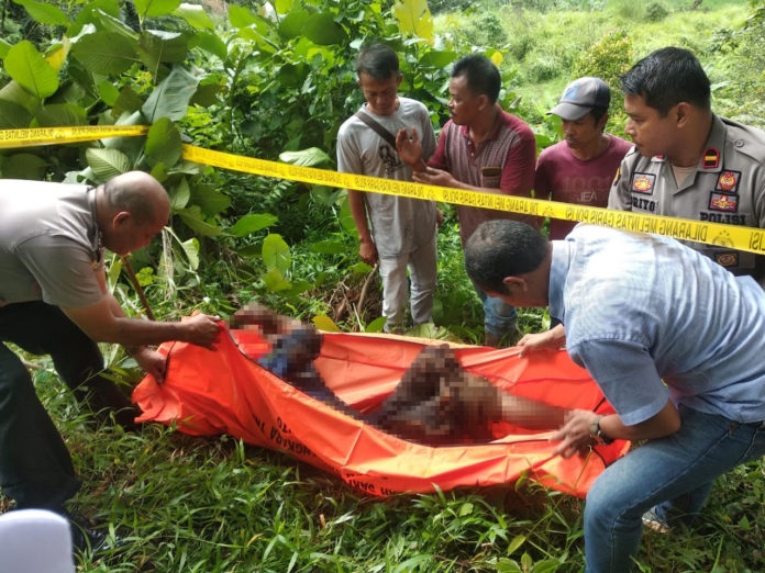 Penemuan mayat di kebun durian Cigudeg Taken by Humas Polres Bogor